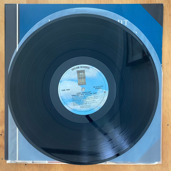 Linda Ronstadt<br>Greatest Hits Volume Two 1980<br>Asylum Records – 5E-516