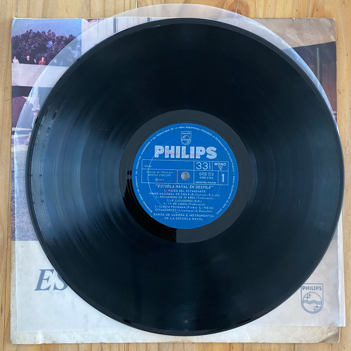 Banda de Guerra e instrumental de la Escuela Naval<br> Escuela Naval En Desfile 1971<br> Philips – 6458 019