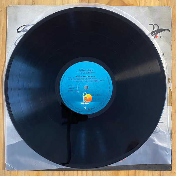 Grace Jones<br>Warm Leatherette 1980 <br>Island Records / Quatro – ILP 20.007