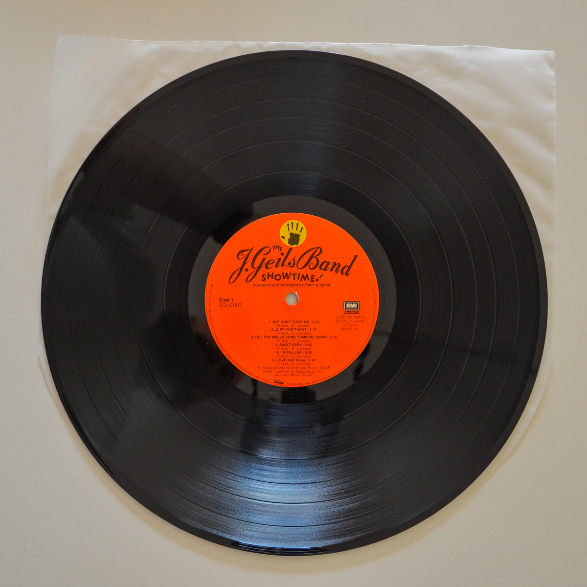 The J. Geils Band <br> Showtime! 1982 <br> EMI America - SO 17087