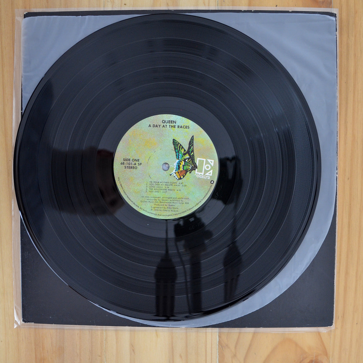 Queen <br> A Day At The Races 1976 <br> Elektra - 6E 101