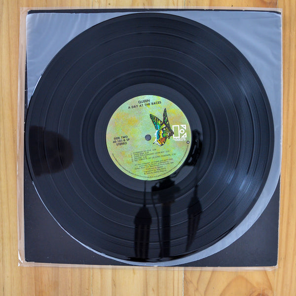 Queen <br> A Day At The Races 1976 <br> Elektra - 6E 101